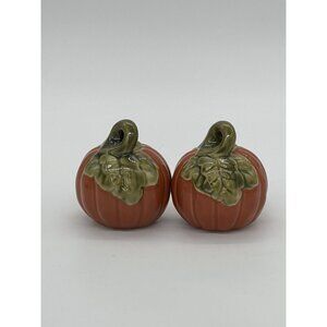 VINTAGE CERAMIC GLAZED ORANGE PUMPKIN SALT & PEPPER SHAKERS THANKSGIVING